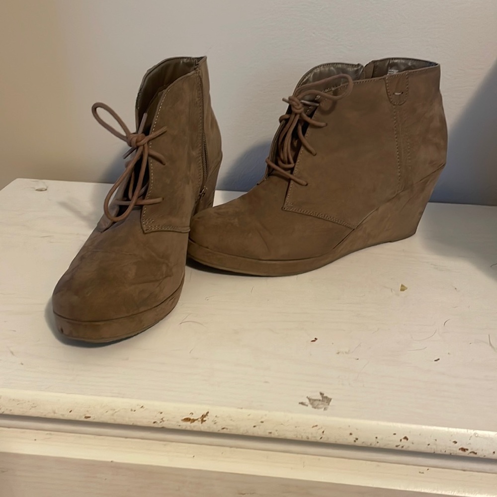 Women’s booties size 11